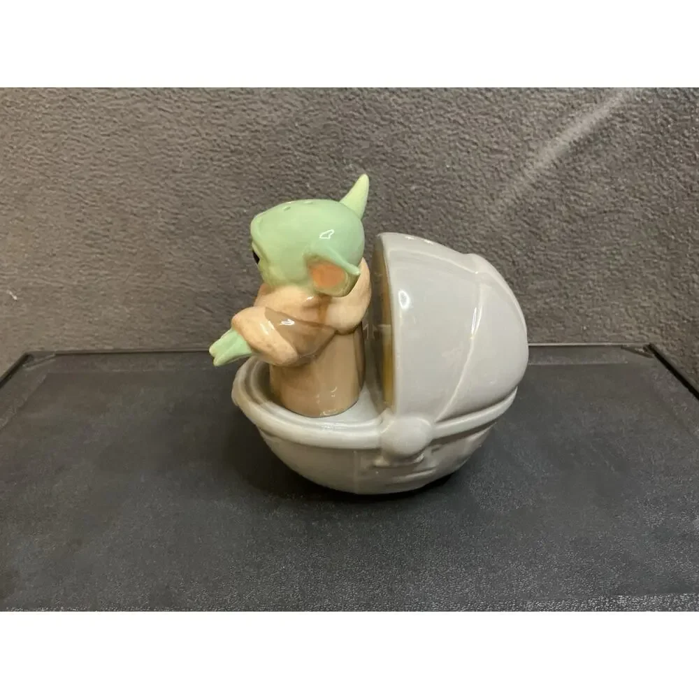Star Wars Mandalorian Grogu The Child Salt & Pepper Shakers Baby Yoda Disney NIB